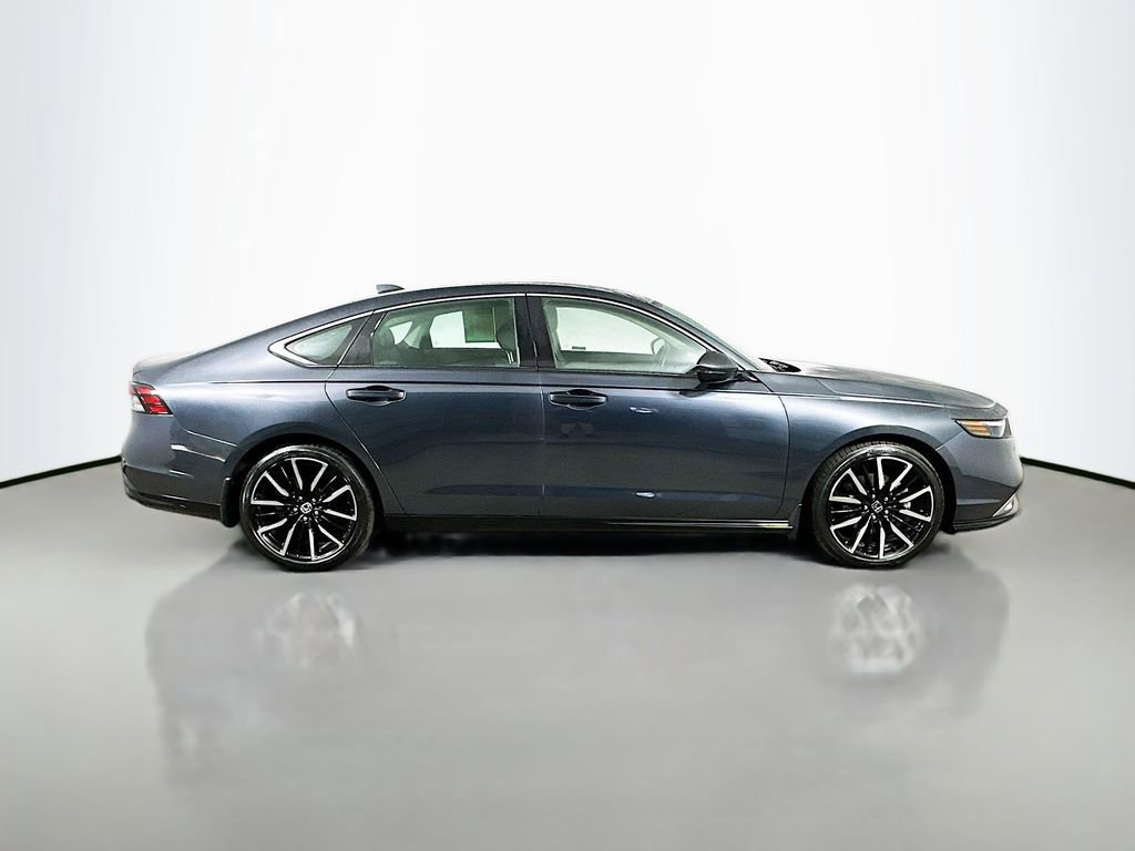 Used 2024 Honda Accord Touring image 7