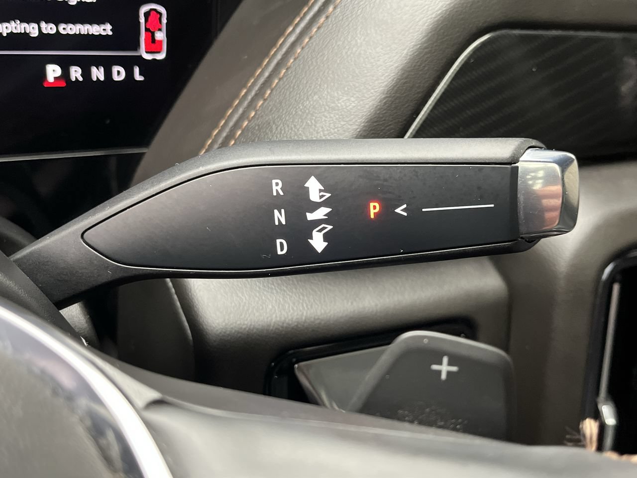Certified 2025 GMC Yukon XL AT4 w/ AT4 Premium Package AWD/4WD image 28