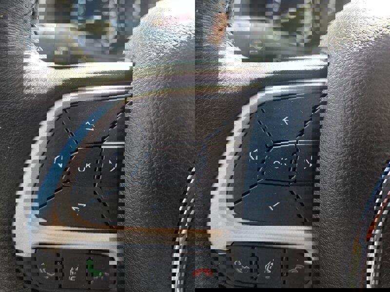 Used 2019 Jeep Renegade Latitude w/ Cold Weather Group image 16