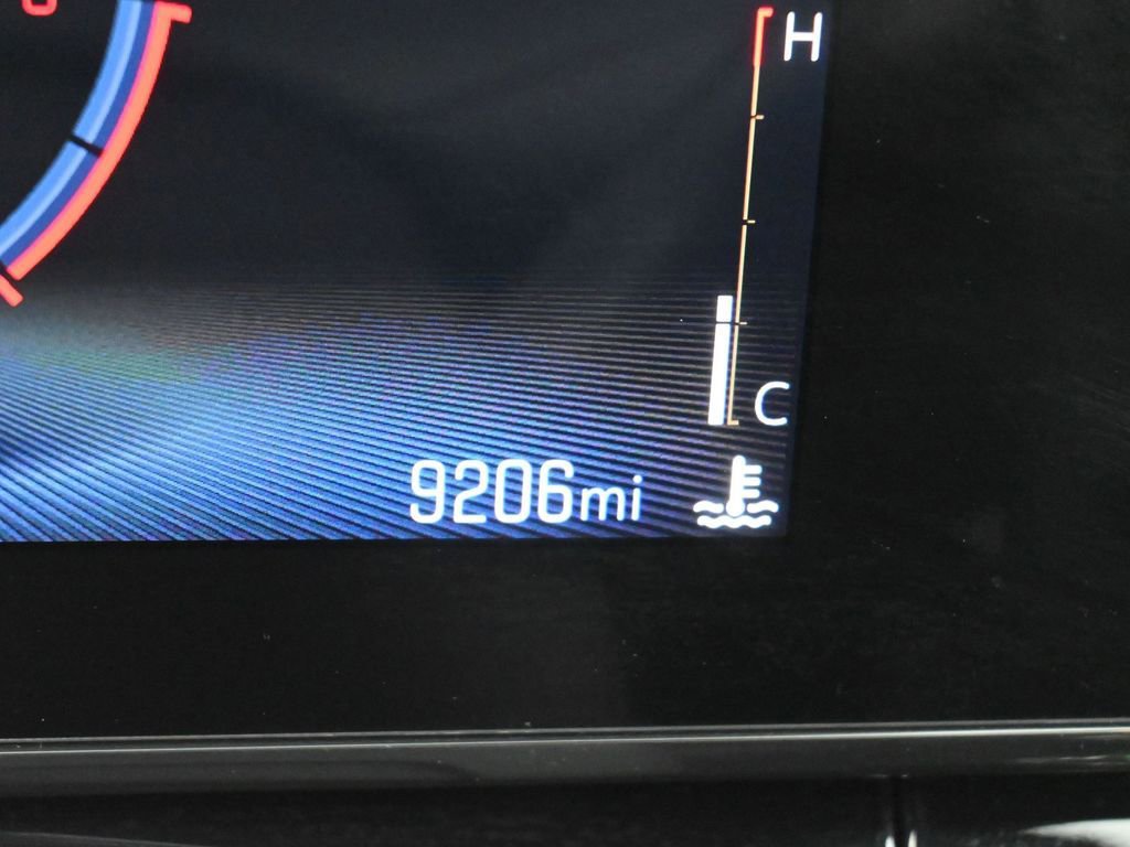 Used 2024 Chevrolet Trax RS w/ Sunroof Package image 17