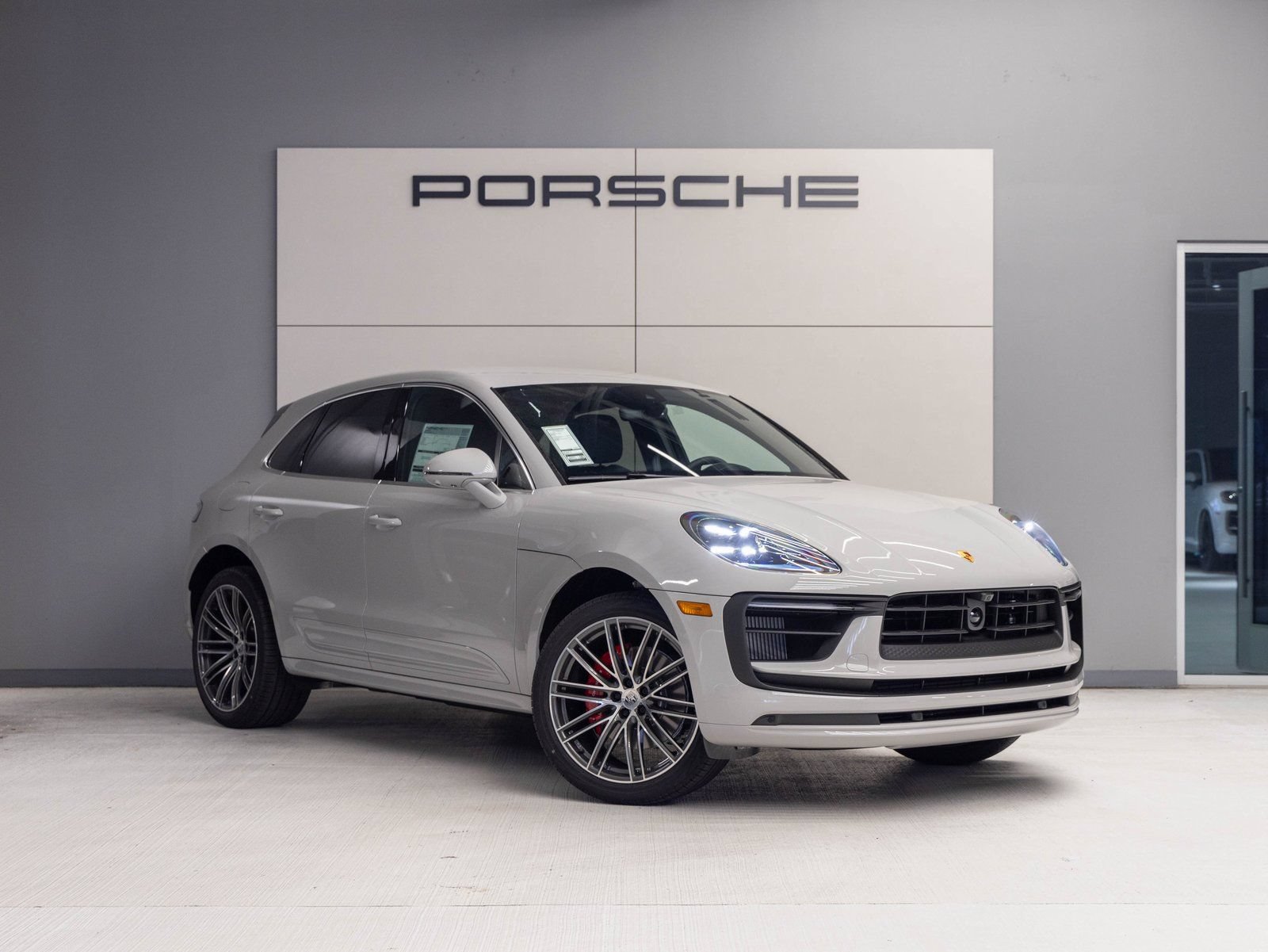 Certified 2026 Porsche Macan S AWD/4WD image 9