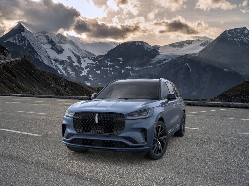 New 2026 Lincoln Aviator Black Label w/ Black Label Special Edition AWD/4WD image 2