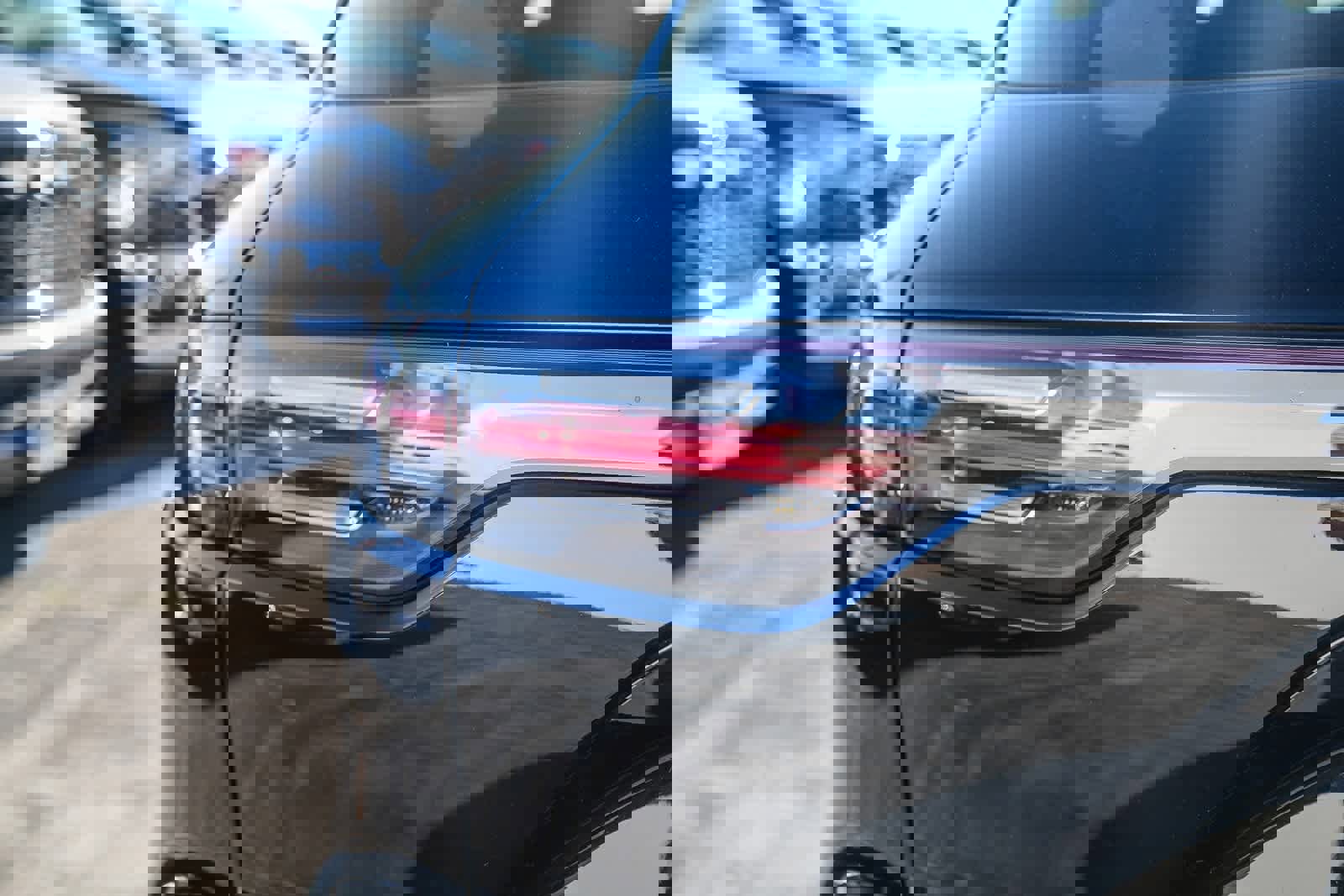 Used 2023 Porsche Cayenne Platinum Edition image 7