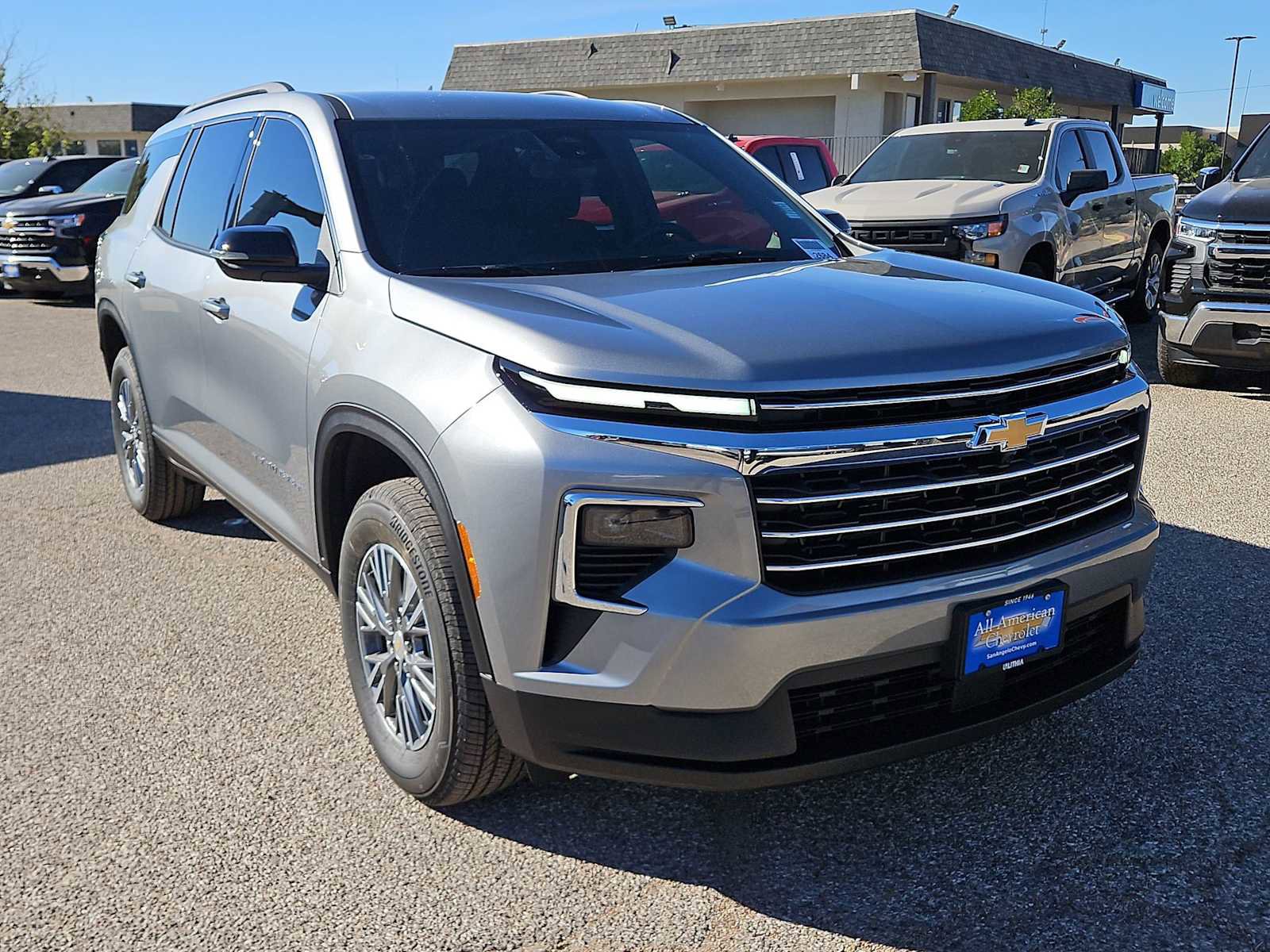 New 2026 Chevrolet Traverse LT image 2