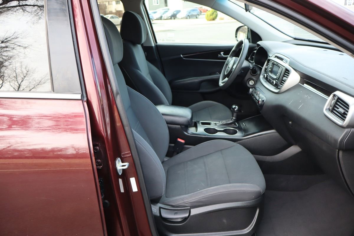 Used 2017 Kia Sorento AWD image 24