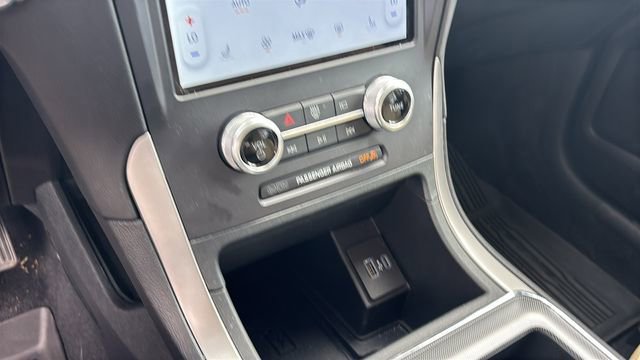 Used 2021 Ford Edge SEL w/ Convenience Package image 19