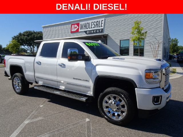 Used 2019 GMC Sierra 2500 Denali w/ Duramax Plus Package AWD/4WD image 1
