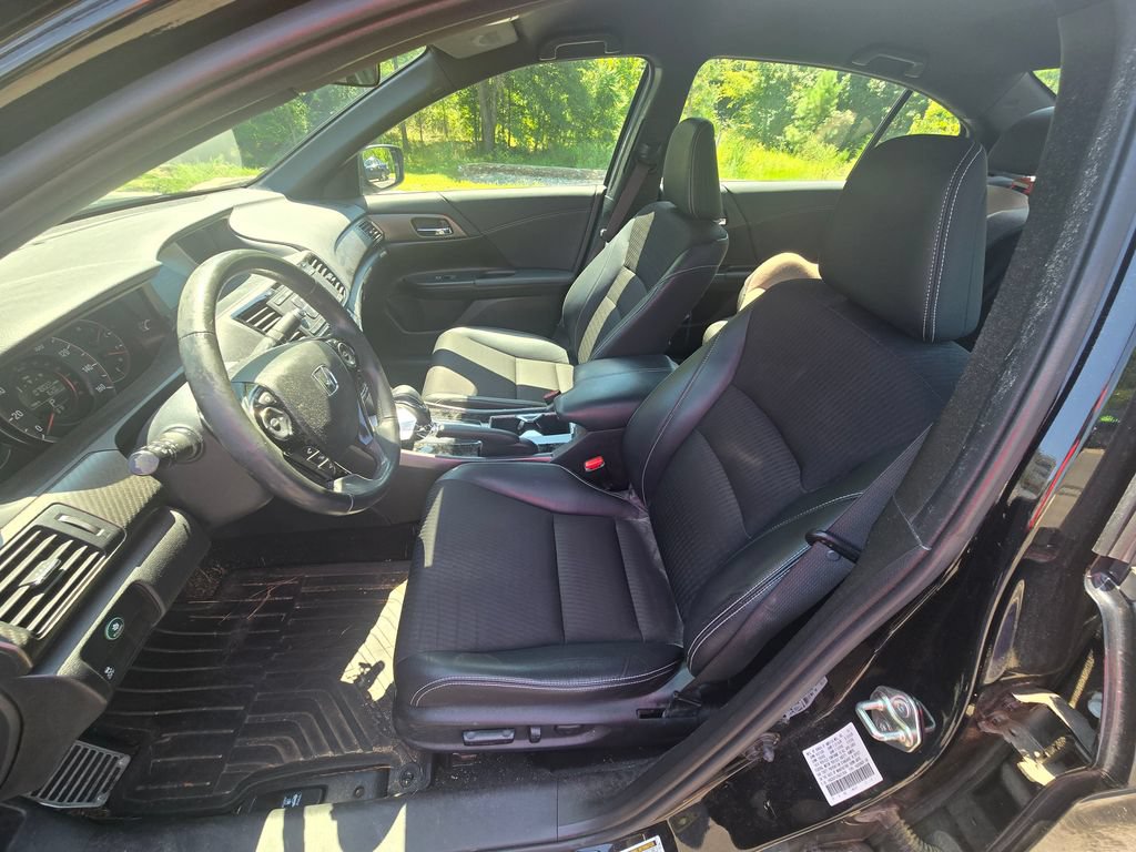 Used 2017 Honda Accord Sport image 7