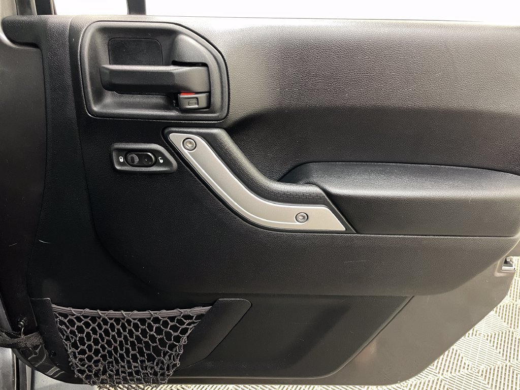 Used 2016 Jeep Wrangler Unlimited Sahara AWD/4WD image 36