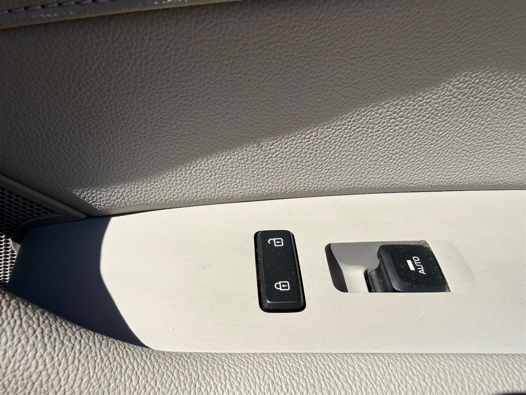 Used 2016 Hyundai Sonata Limited w/ Option Group 05 FWD image 37