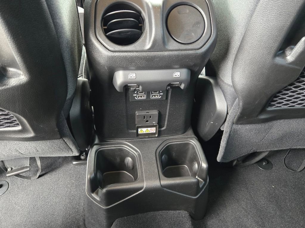 Used 2024 Jeep Wrangler Unlimited Rubicon image 15