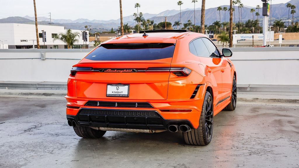 Used 2023 Lamborghini Urus S image 9
