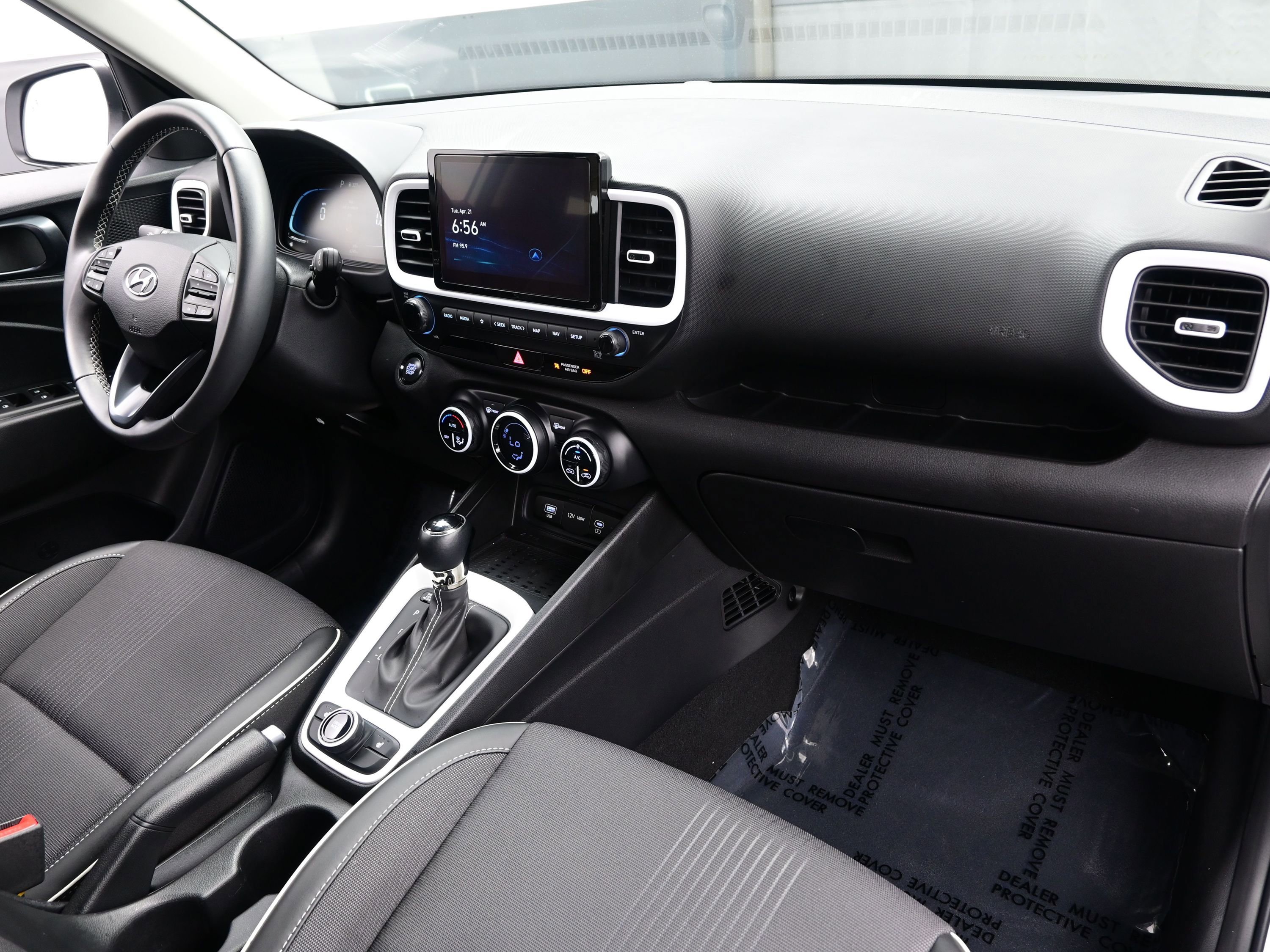Certified 2025 Hyundai Venue Limited image 14