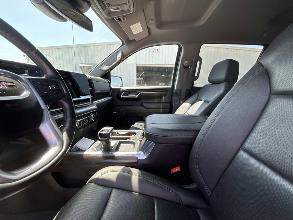 Used 2024 GMC Sierra 1500 SLT w/ SLT Premium Package AWD/4WD image 9