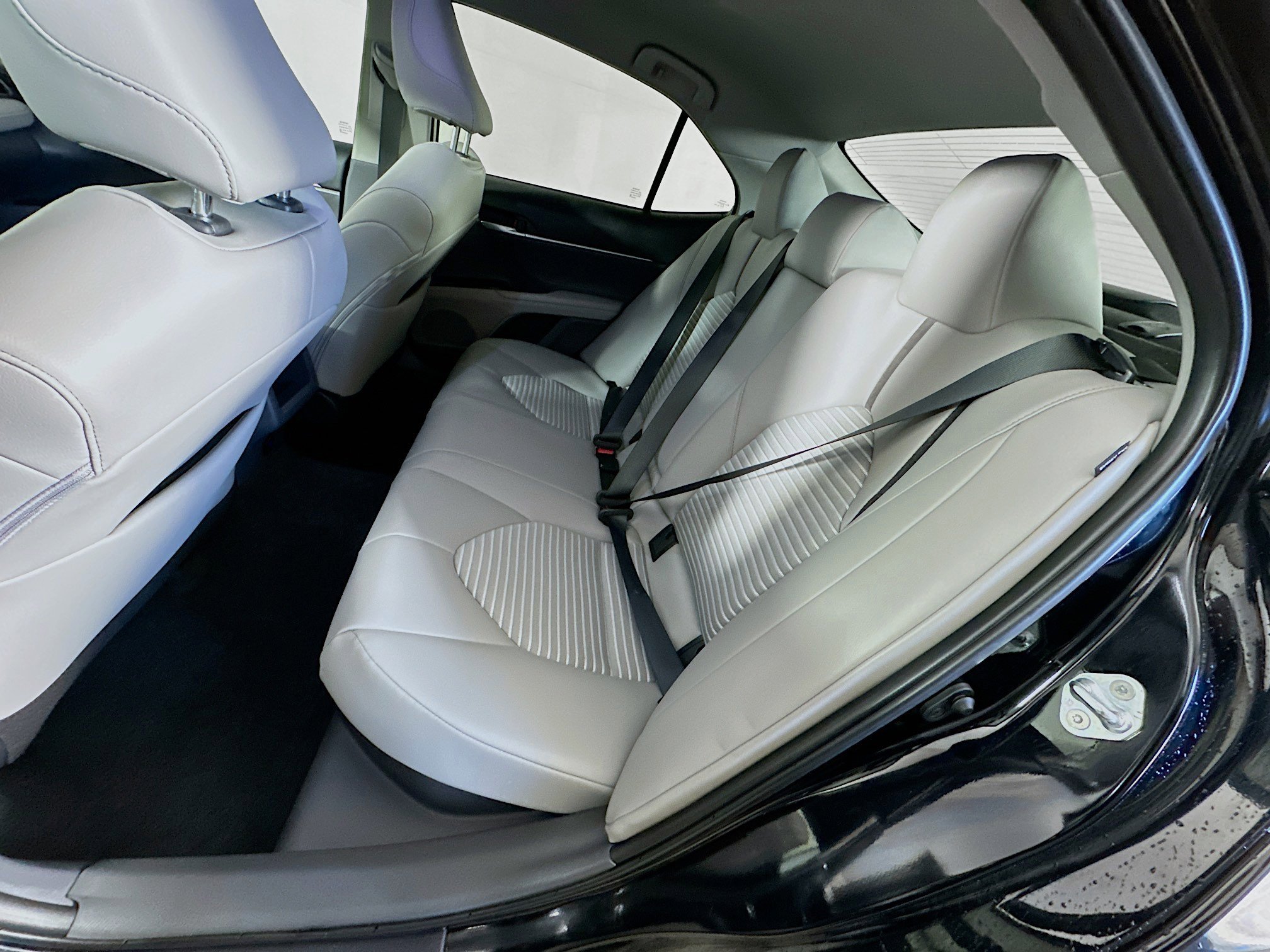 Used 2024 Toyota Camry SE image 27