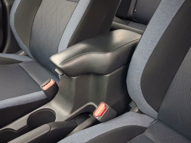 Used 2025 Nissan Versa SV image 19