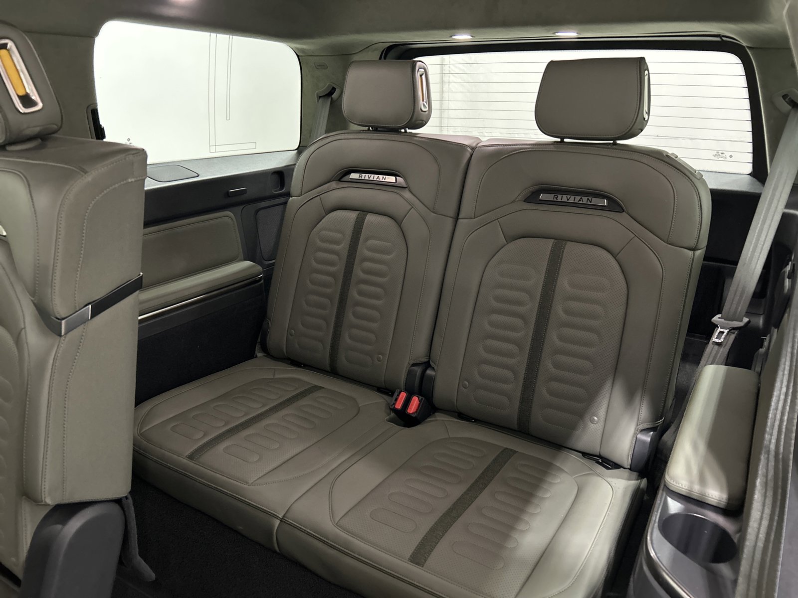 Used 2024 Rivian R1S Adventure AWD/4WD image 22
