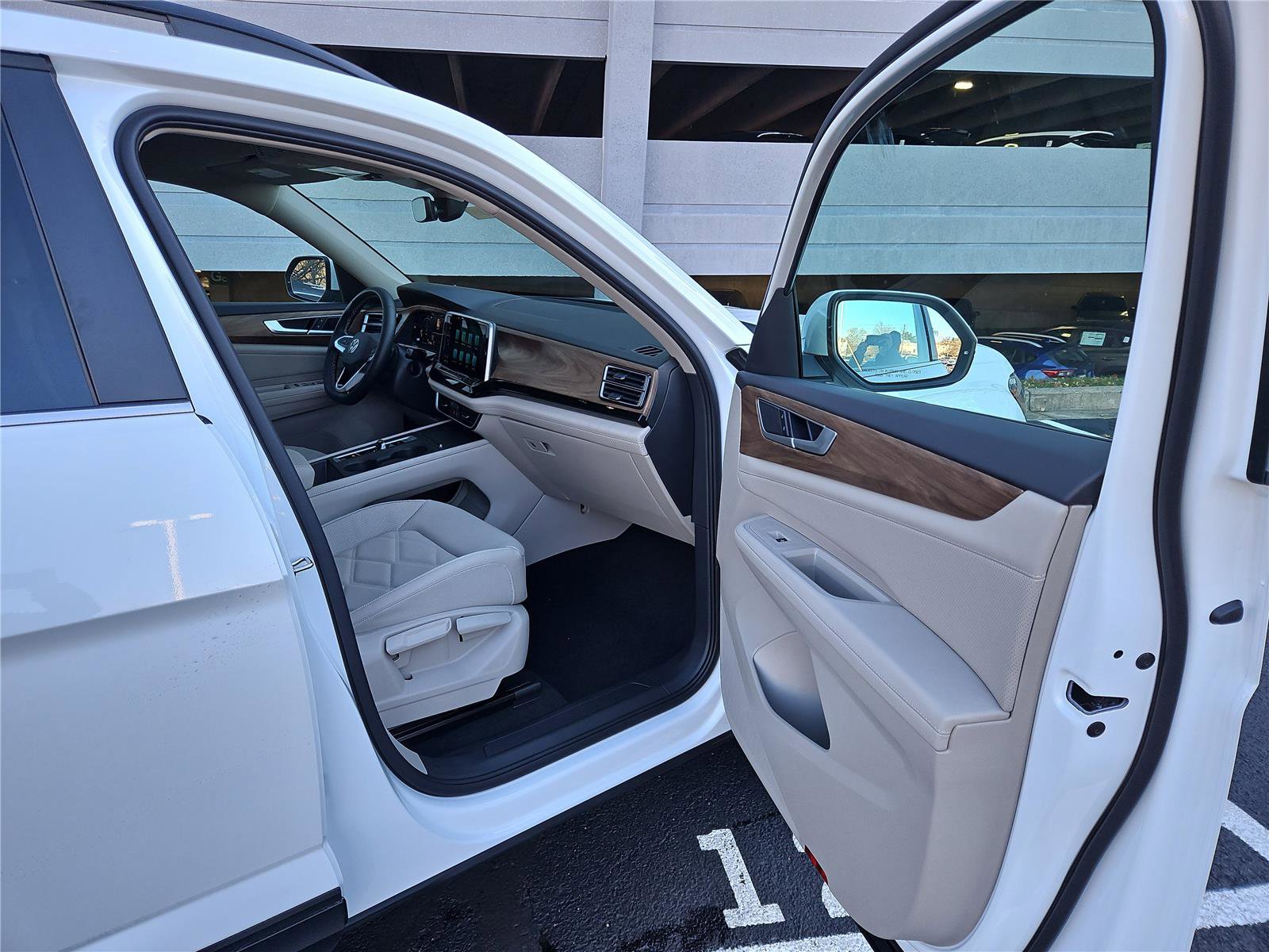 New 2026 Volkswagen Atlas SE image 25