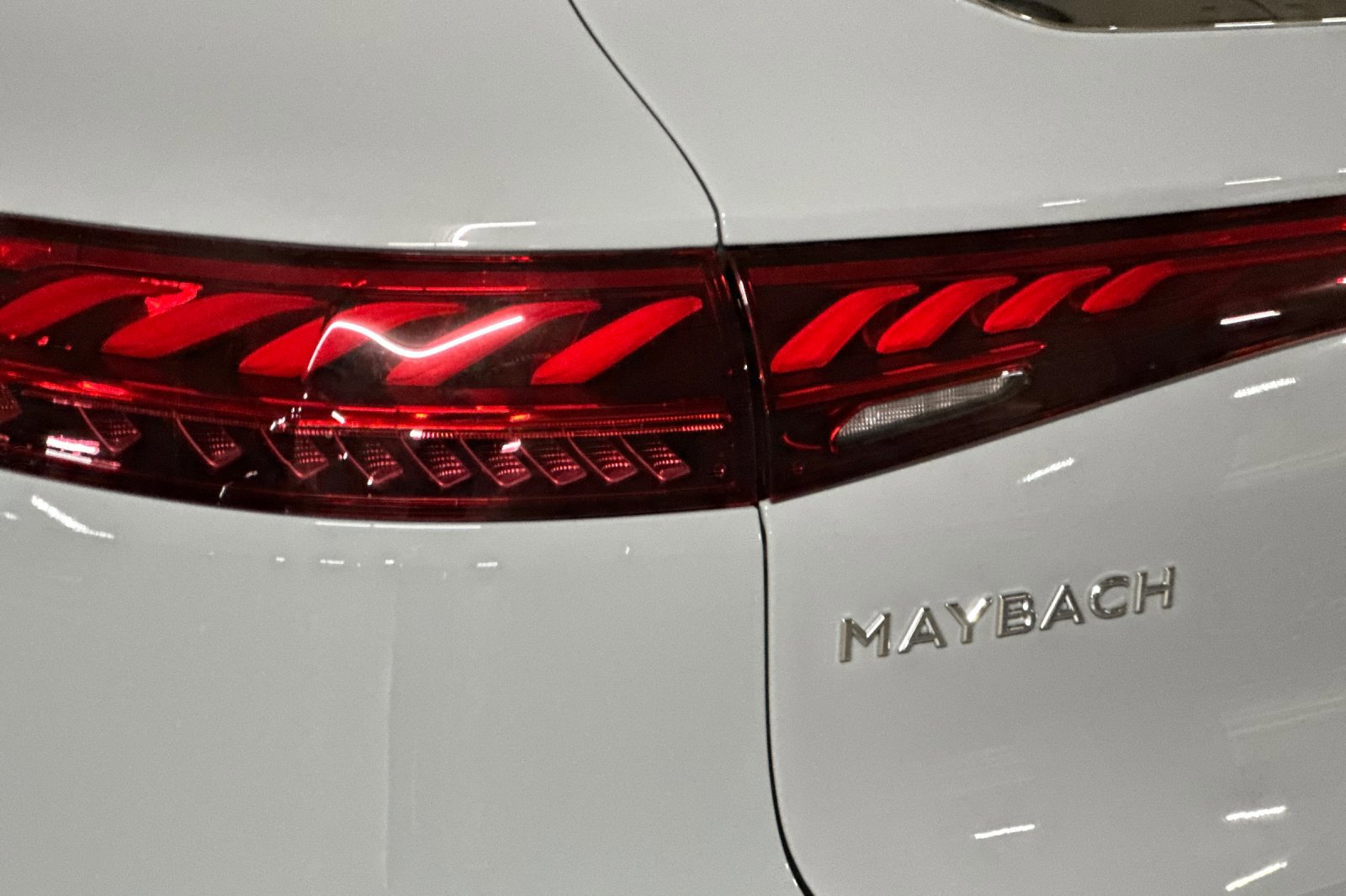 New 2025 Mercedes-Benz Maybach EQS 680 4MATIC image 12