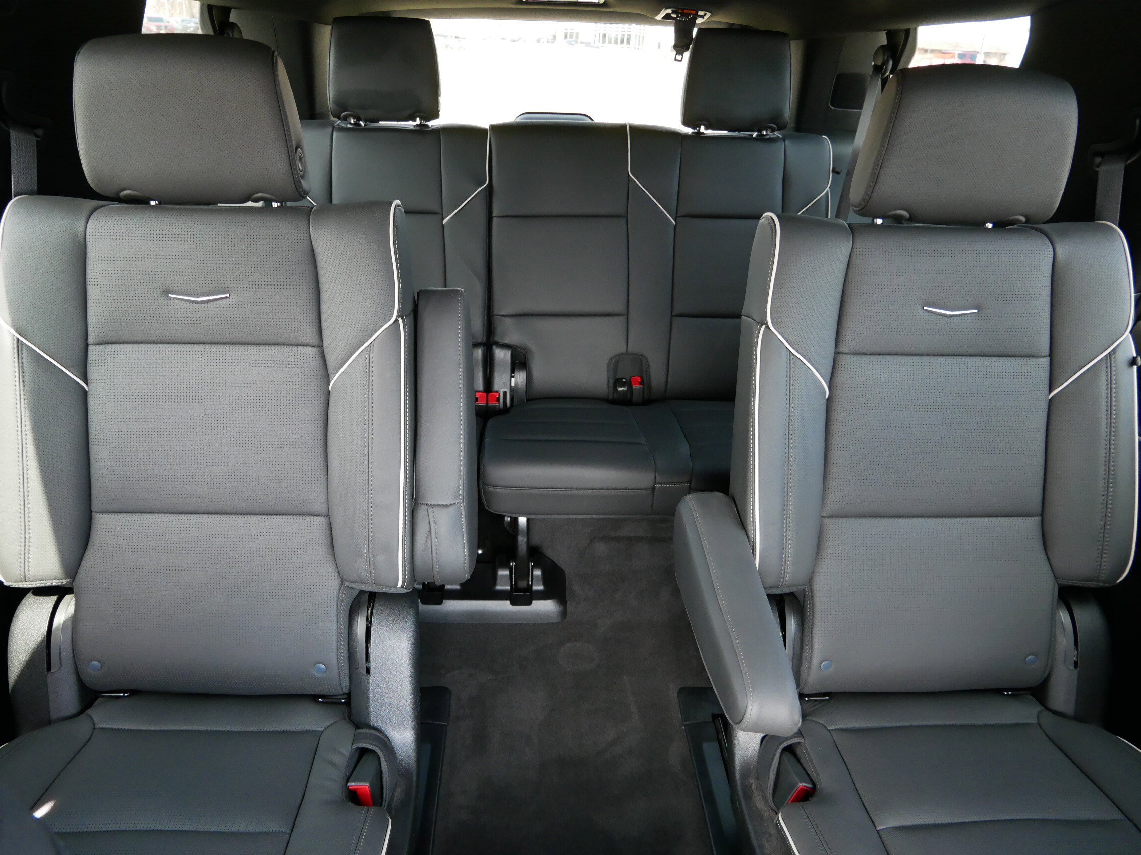 Certified 2024 Cadillac Escalade Premium Luxury image 13