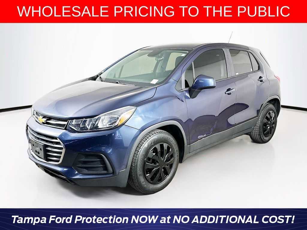 Used 2018 Chevrolet Trax LS image 1