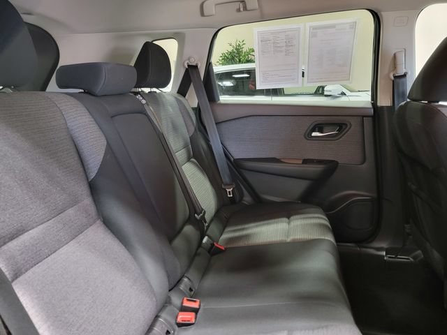 Used 2022 Nissan Rogue SV AWD/4WD image 15