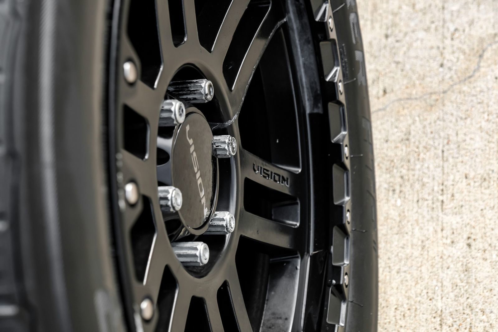 Used 2017 Ford F150 XLT w/ Equipment Group 302A Luxury AWD/4WD image 61