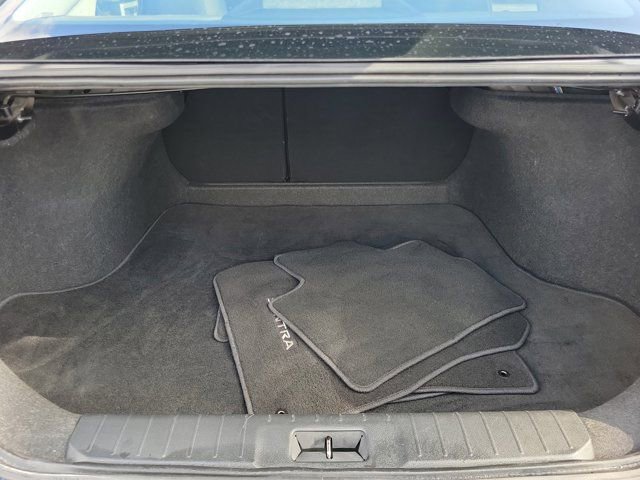 Used 2025 Nissan Sentra SV image 6
