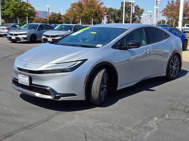 Used 2023 Toyota Prius XLE FWD image 8