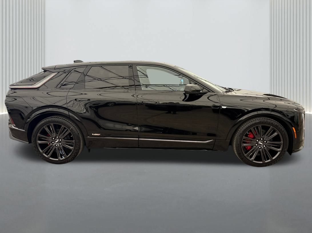 New 2026 Cadillac Lyriq V AWD/4WD video 4