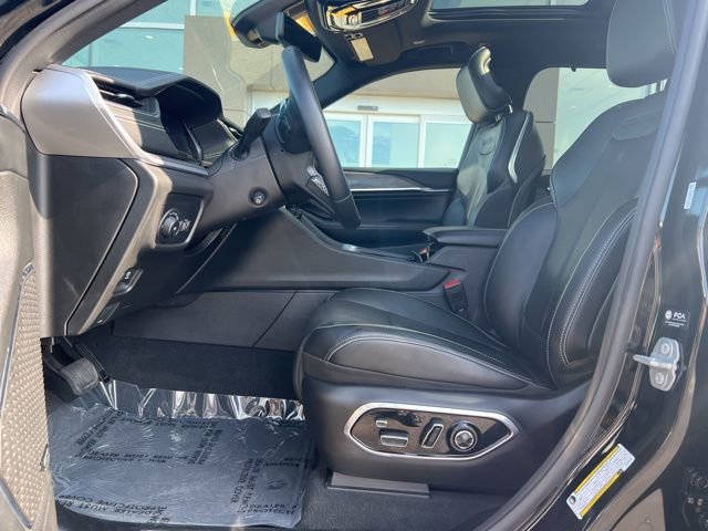 Used 2023 Jeep Grand Cherokee Overland w/ Adv Protech Group III image 5