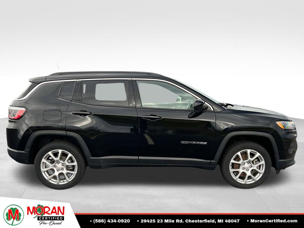 Used 2023 Jeep Compass Latitude AWD/4WD image 6