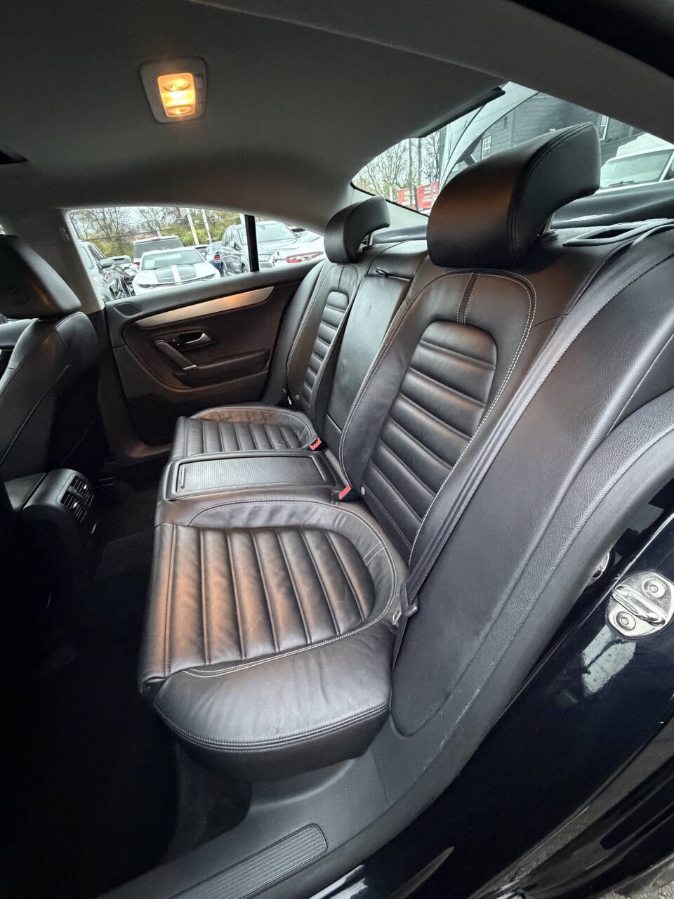 Used 2010 Volkswagen CC Luxury image 11