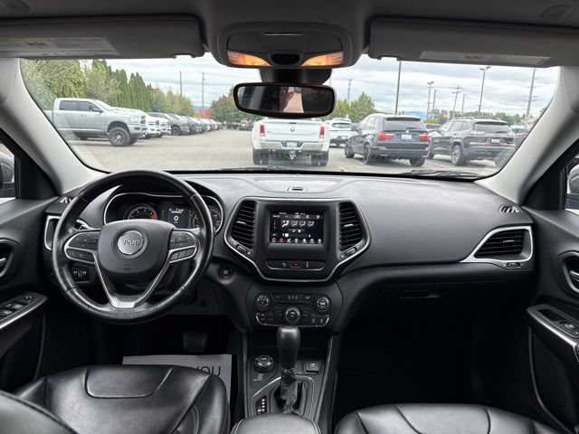 Used 2021 Jeep Cherokee Latitude Plus AWD/4WD image 17