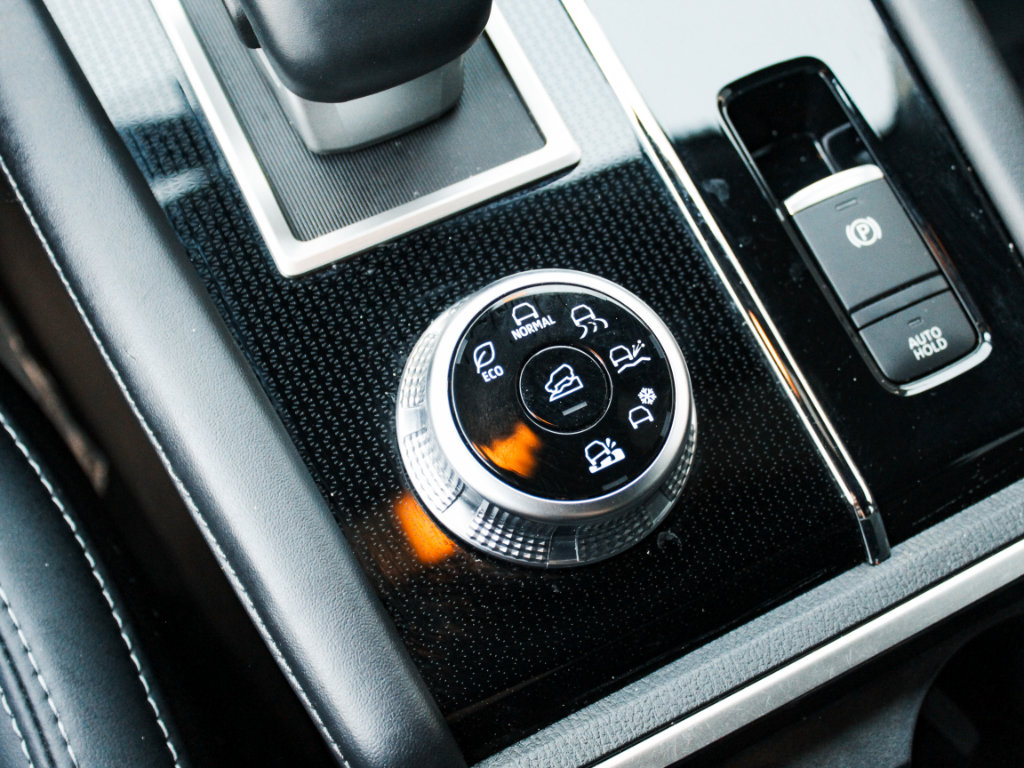 Used 2024 Mitsubishi Outlander SE Black Edition AWD/4WD image 19