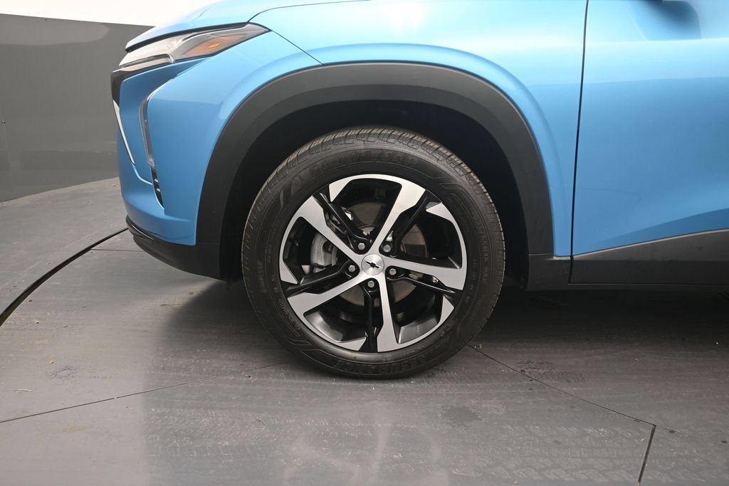 Used 2025 Chevrolet Trax RS FWD image 9