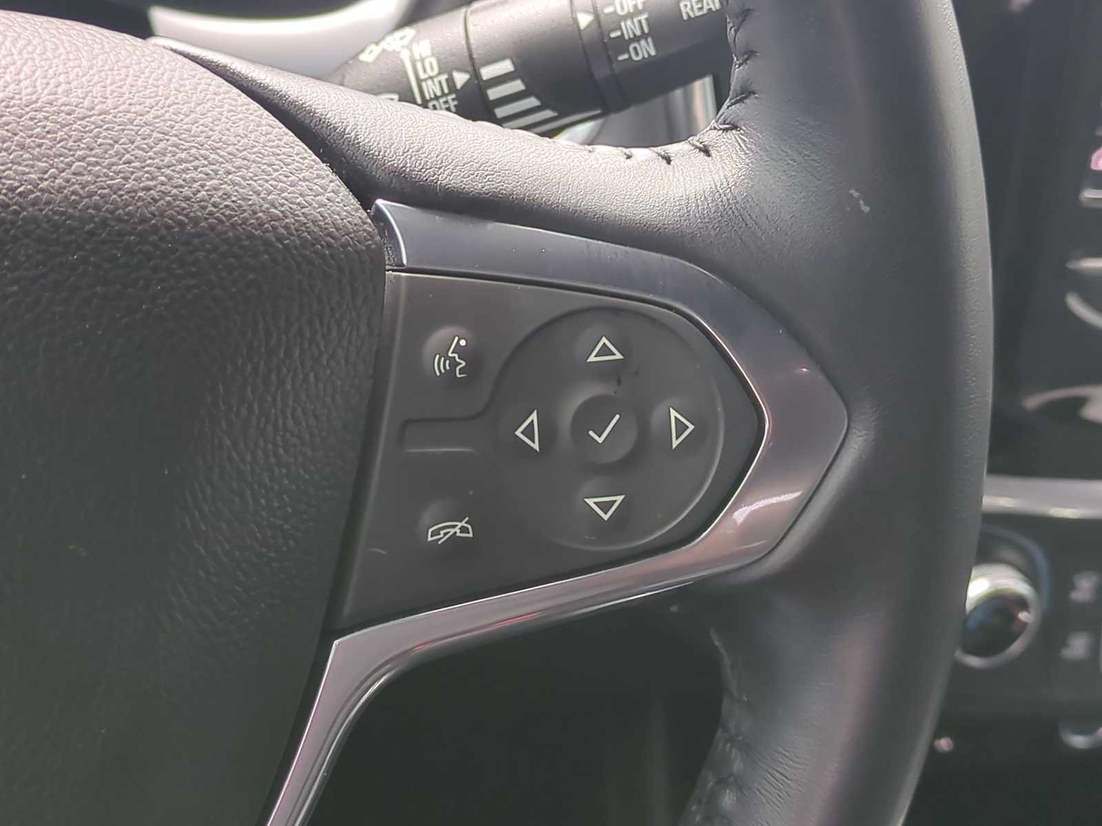 Used 2022 Chevrolet Traverse LT w/ Midnight/Sport Edition FWD image 16