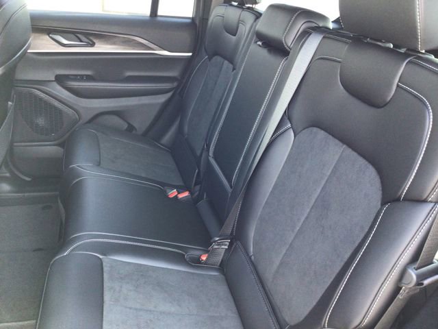 New 2026 Jeep Grand Cherokee Altitude image 42