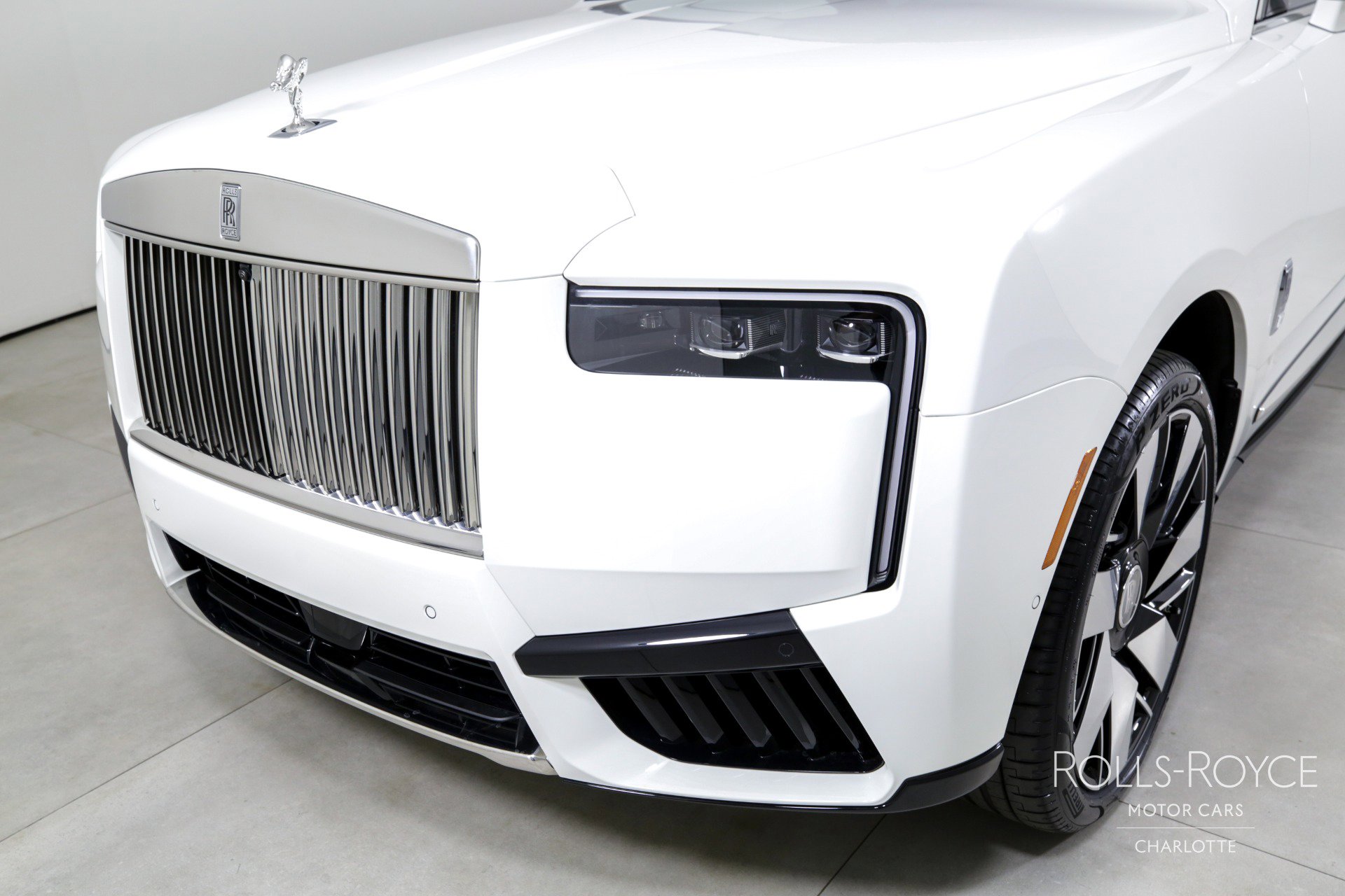 Certified 2025 Rolls-Royce Cullinan image 41