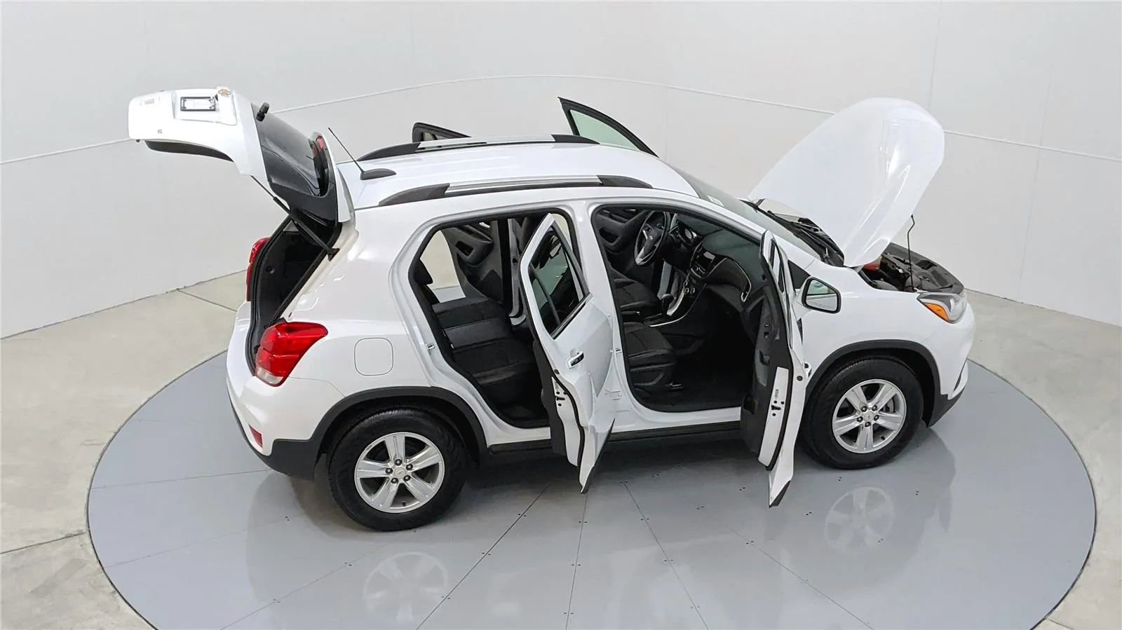 Used 2018 Chevrolet Trax LT w/ LT Convenience Package image 44