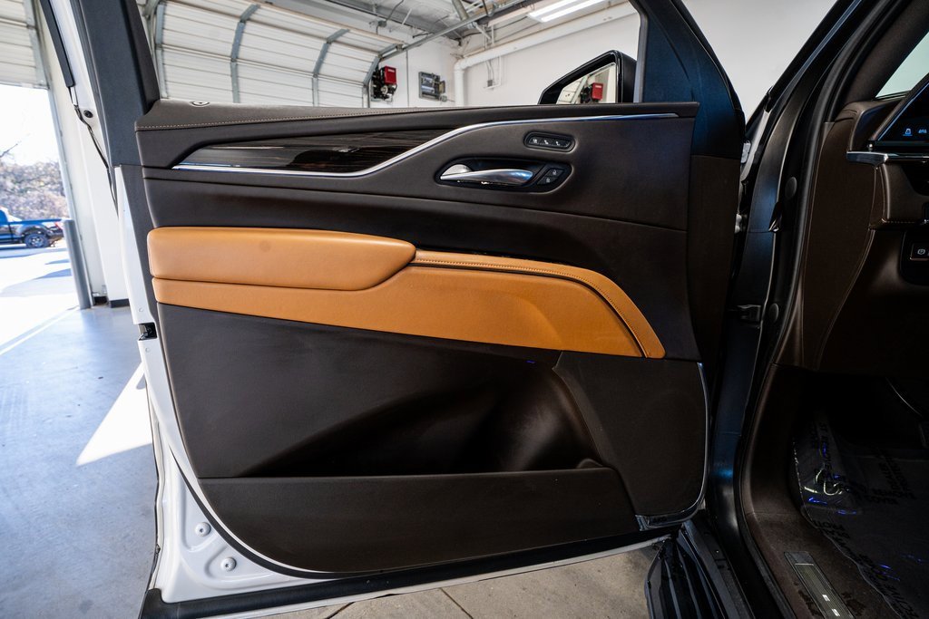 Used 2021 Cadillac Escalade Sport w/ Driver Assist Tech Package image 31