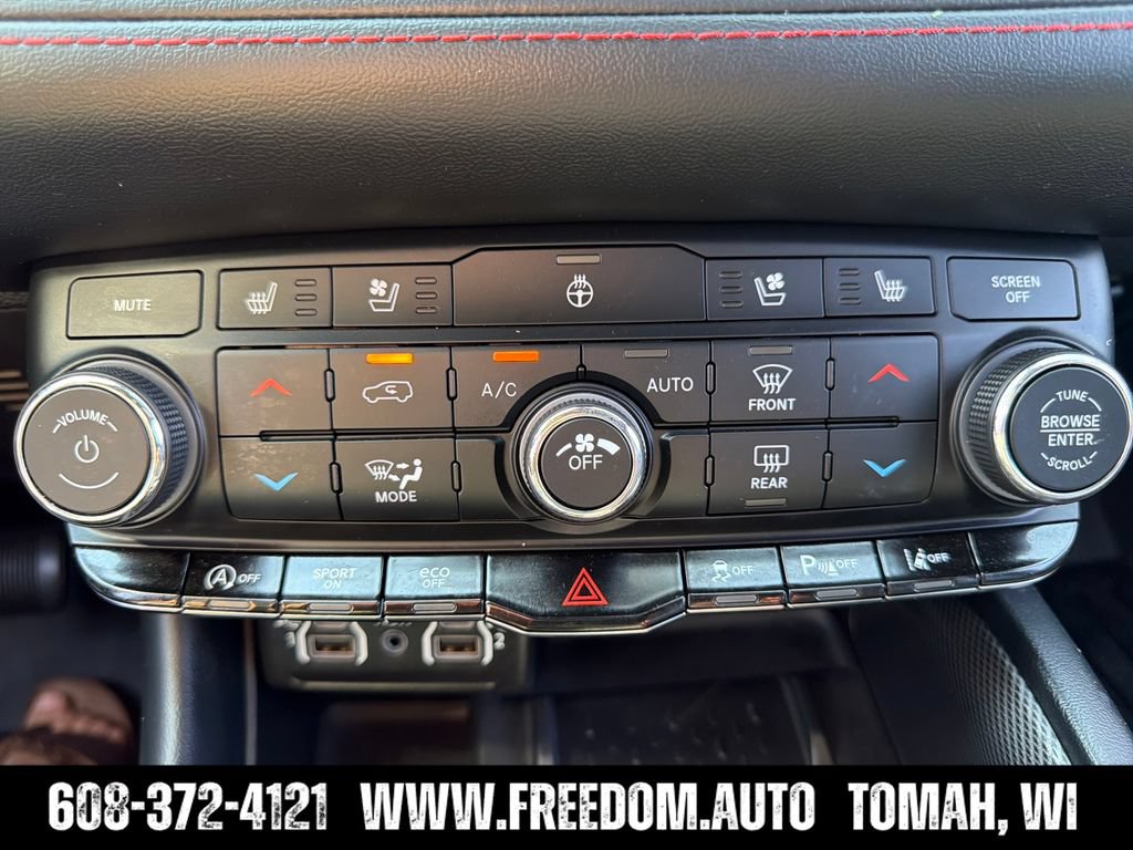 Used 2025 Dodge Durango GT AWD/4WD image 19