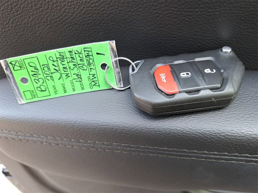Used 2021 Jeep Wrangler Unlimited Sahara image 32