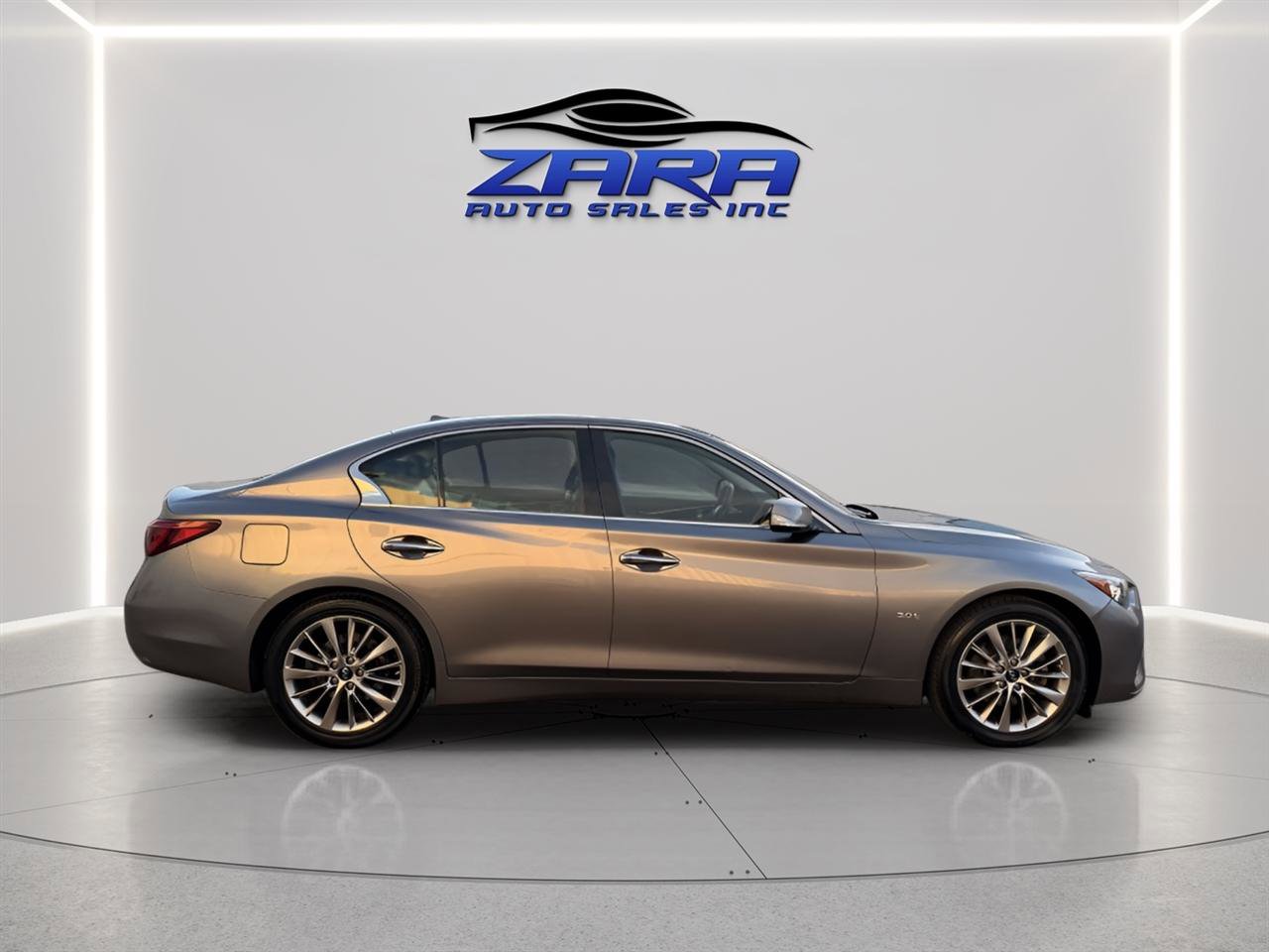 Used 2018 INFINITI Q50 Luxe w/ Essential Package (3.0T Luxe) image 7