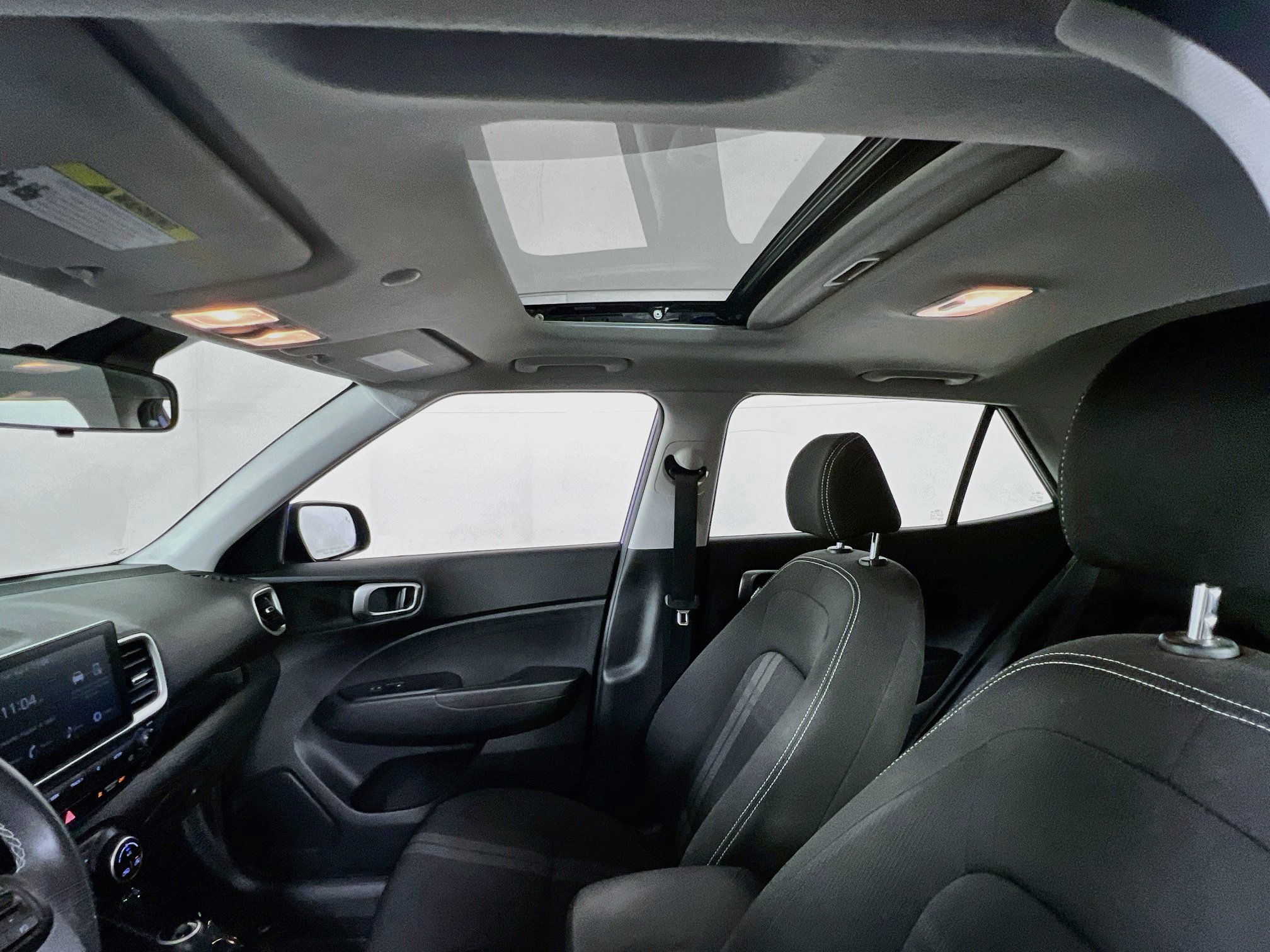Used 2023 Hyundai Venue SEL FWD image 20