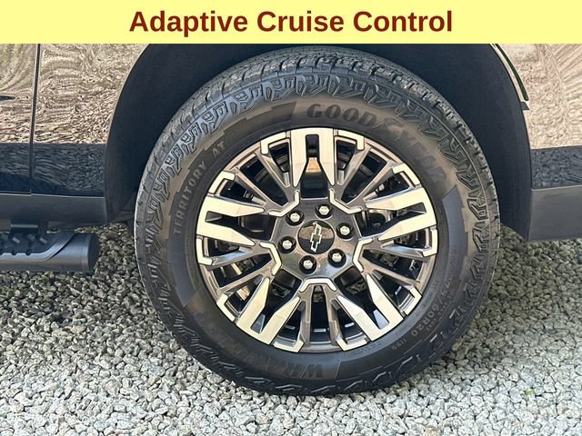 Used 2026 Chevrolet Suburban Z71 w/ Comfort Package AWD/4WD image 9