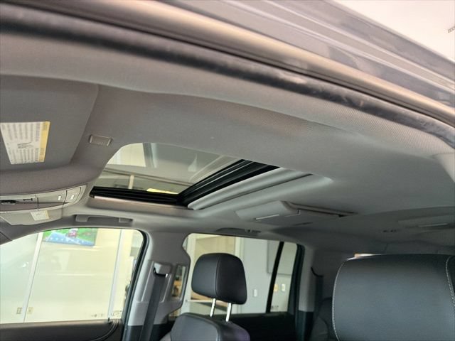 Used 2018 Chevrolet Suburban Premier AWD/4WD image 2