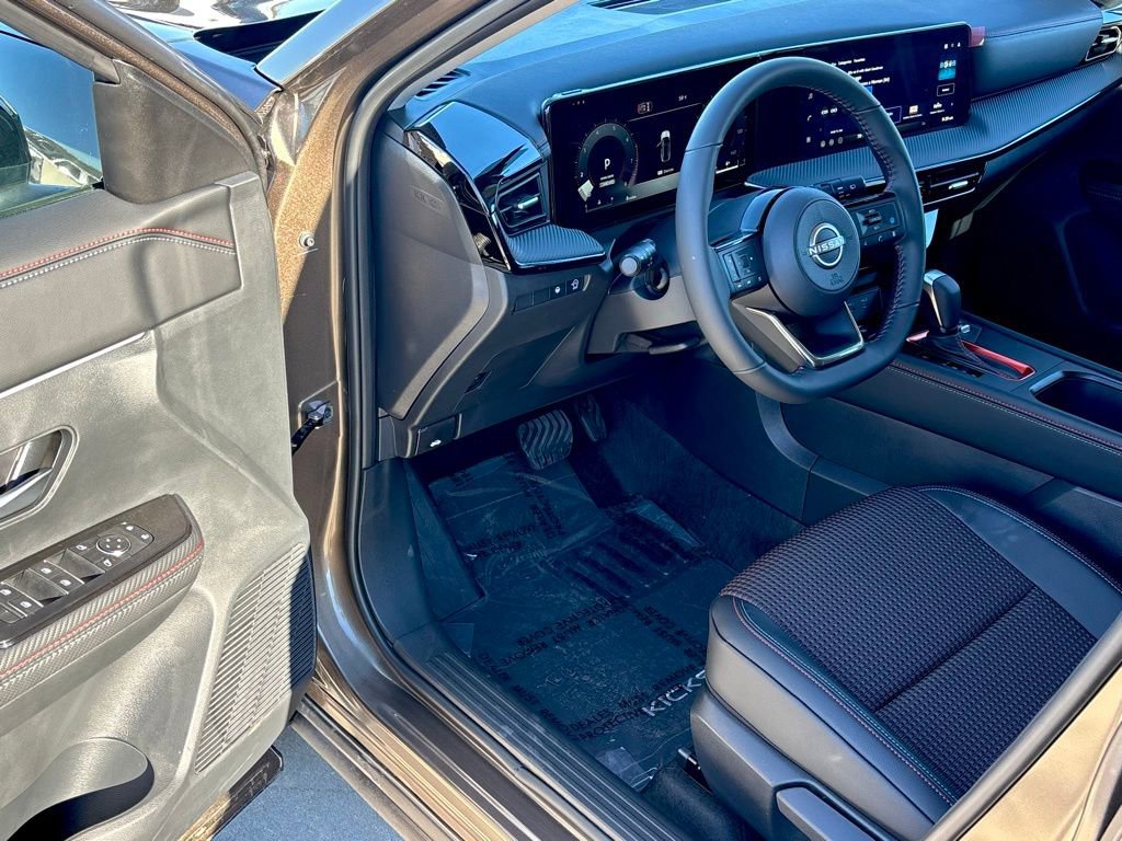 New 2026 Nissan Kicks SR FWD image 8