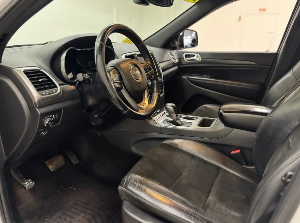 Used 2018 Jeep Grand Cherokee Altitude AWD/4WD image 12