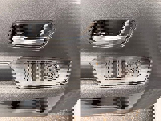 New 2026 Nissan Kicks SV w/ Cold Weather Package image 11